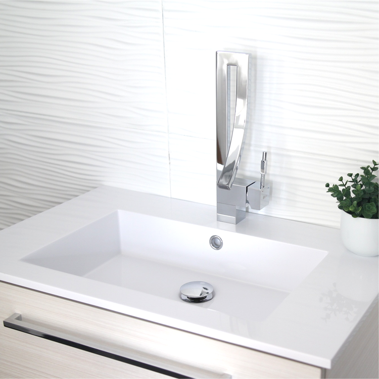 Single Handle Vessel Sink Bathroom Faucet in Chrome