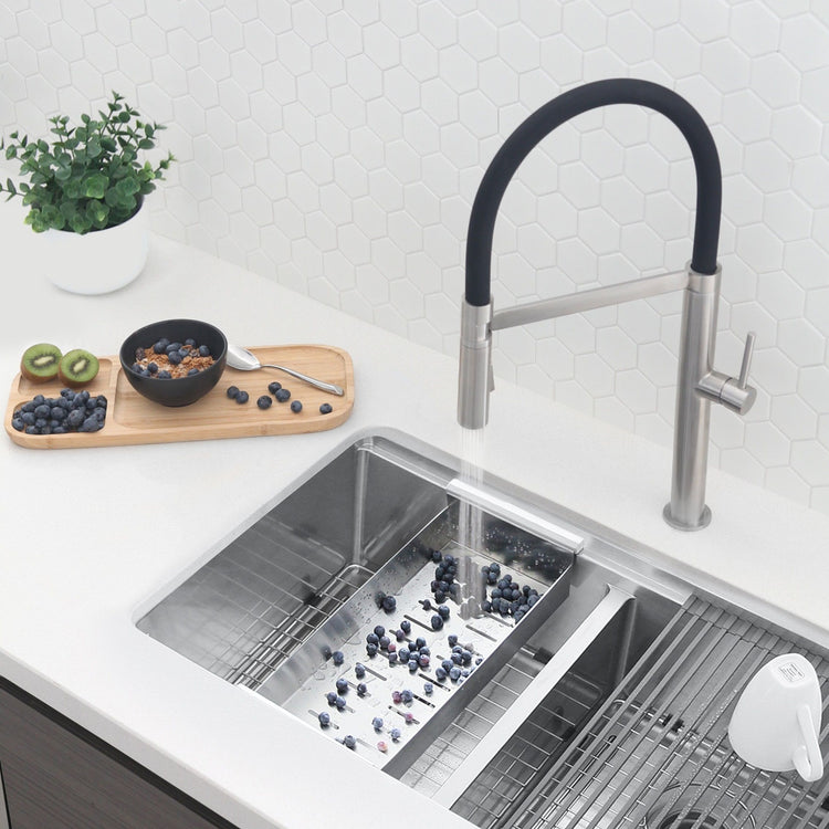 Stylish - Pull Out Single Handle Stainless Steel Kitchen Faucet